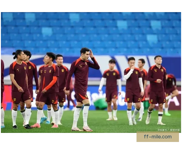 中国男足主场惜败日本展现顽强拼搏精神赢得尊重